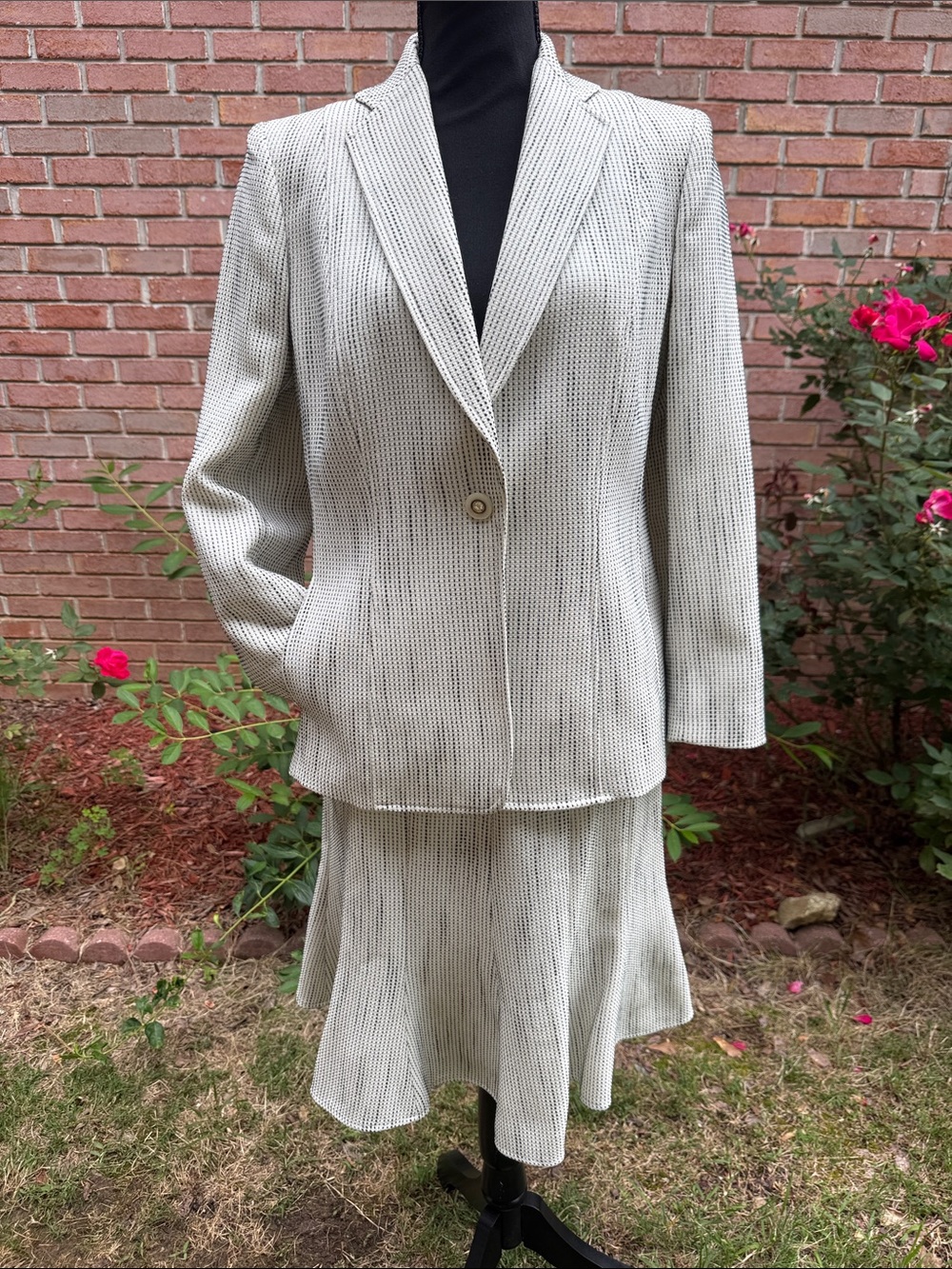 Structured Cream Single-Button Women's Blazer